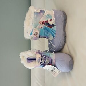 NWT Frozen winter boots (size 12)
